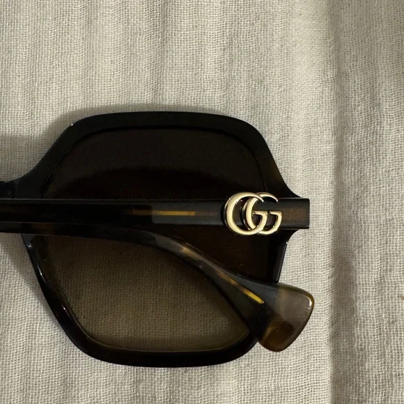 Gucci Sunglasses - Picture 3 of 8